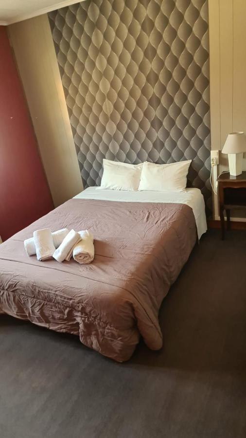 Hotel Restaurant Le Picardie Chauny ภายนอก รูปภาพ